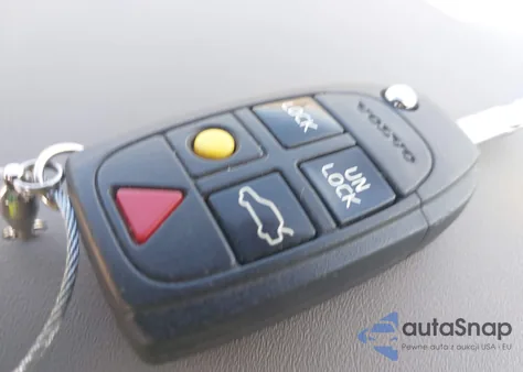 2006 Volvo V70 2.5T z USA, uszkodzony, nr VIN YV1SW592862546884